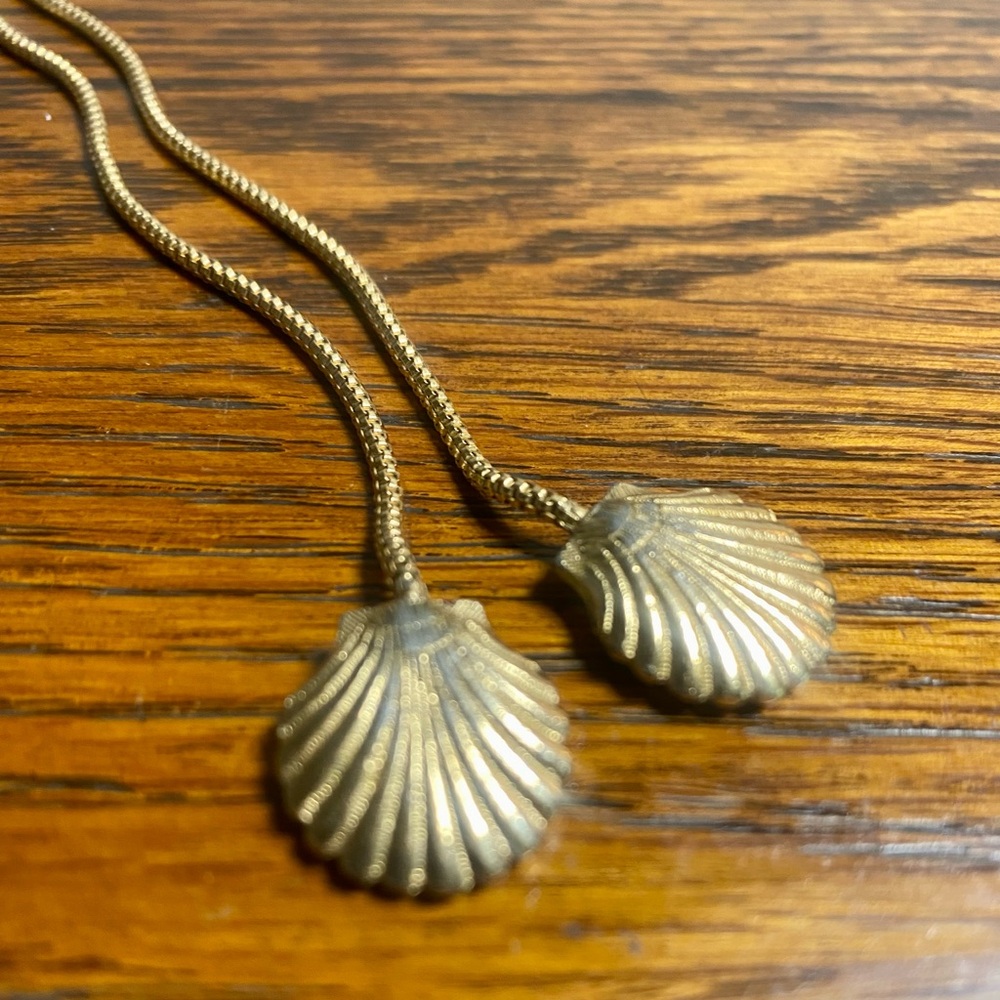 Sarah Coventry Goldtone Sea Shell End Dangle Open Tie Long Rope Vintage Necklace